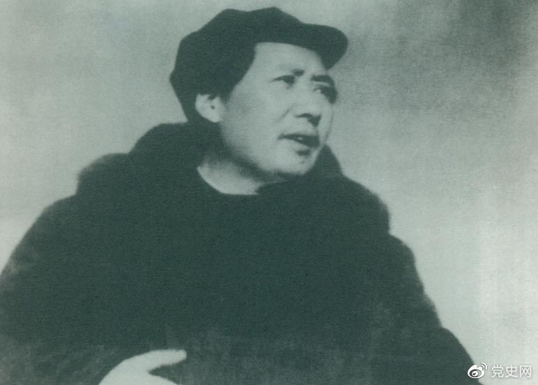 　　1949年3月23日，毛澤東率領(lǐng)中共中央機(jī)關(guān)離開西柏坡前往北平。出發(fā)時(shí)，他對(duì)周恩來(lái)說(shuō)，今天是進(jìn)京的日子，進(jìn)京趕考去。我們決不當(dāng)李自成，我們都希望考個(gè)好成績(jī)。