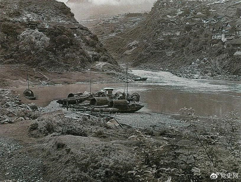 1935年3月21日至22日，紅一方面軍四渡赤水的渡口之一——二郎灘渡口。